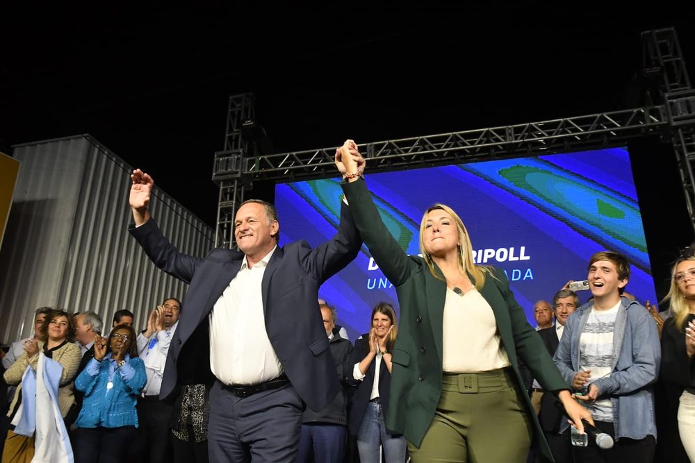 Álvaro Delgado y Valeria Ripoll en el cierre de campaña del Partido Nacional en Las Piedras