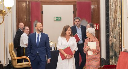 l vicepresidente del Congreso, Alfonso Rodríguez Gómez de Celis; la presidenta del Congreso, Francina Armengol, y la portavoz adjunta del PSOE en el Congreso, Isaura Leal