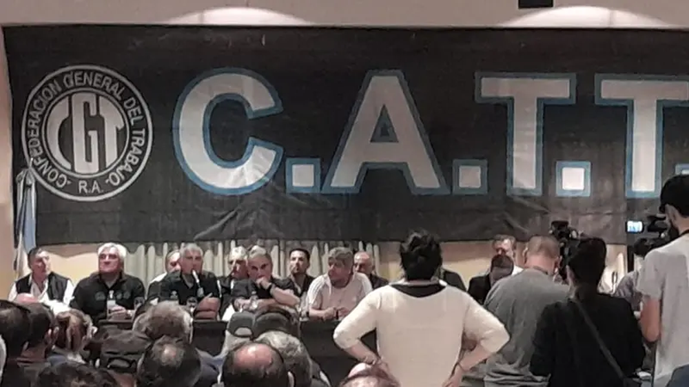 La Confederación Argentina de Trabajadores de Transporte (CATT) declaró el estado de alerta