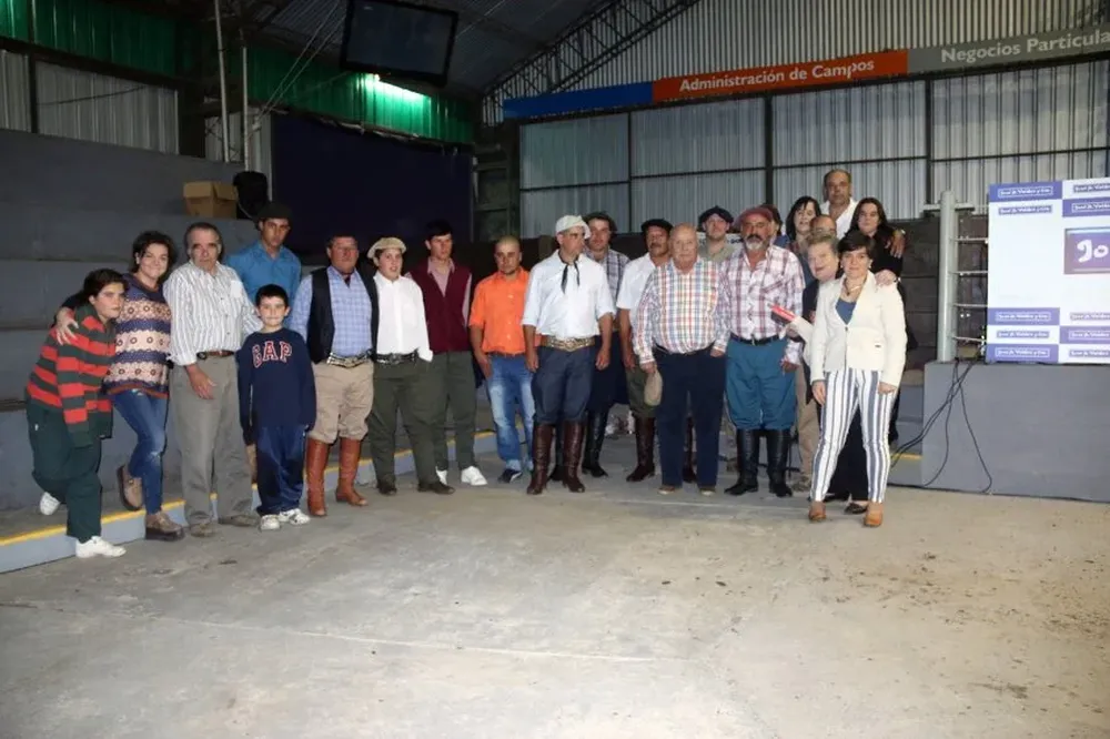 Integrantes de la cabaña con Abayubá Valdez