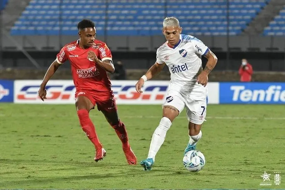 Brian Ocampo y Juninho