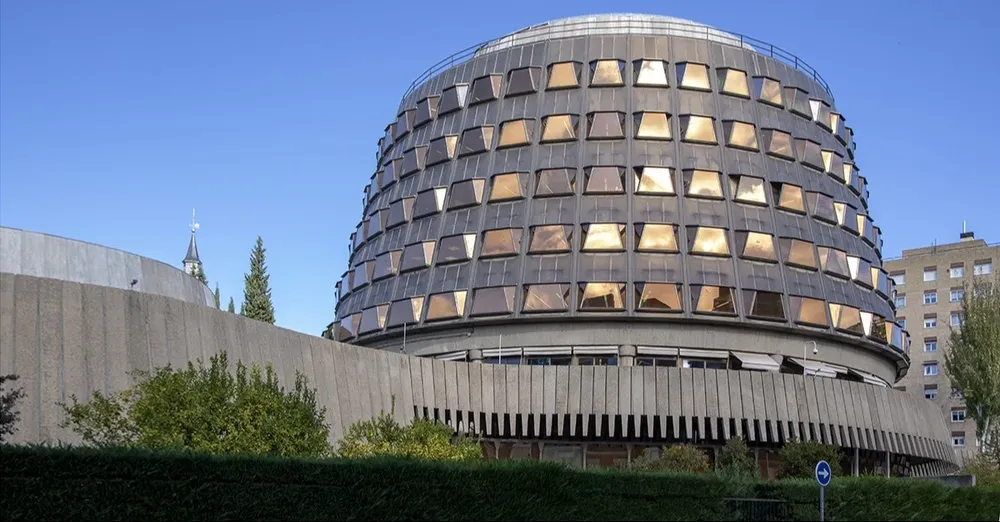 El Tribunal Constitucional admite a trámite recursos a Ley de Vivienda.