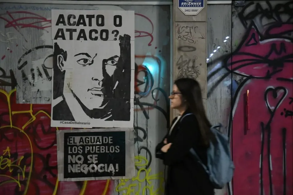 Marcha de la Coordinadora Popular y Solidaria en Avenida 18 de Julio