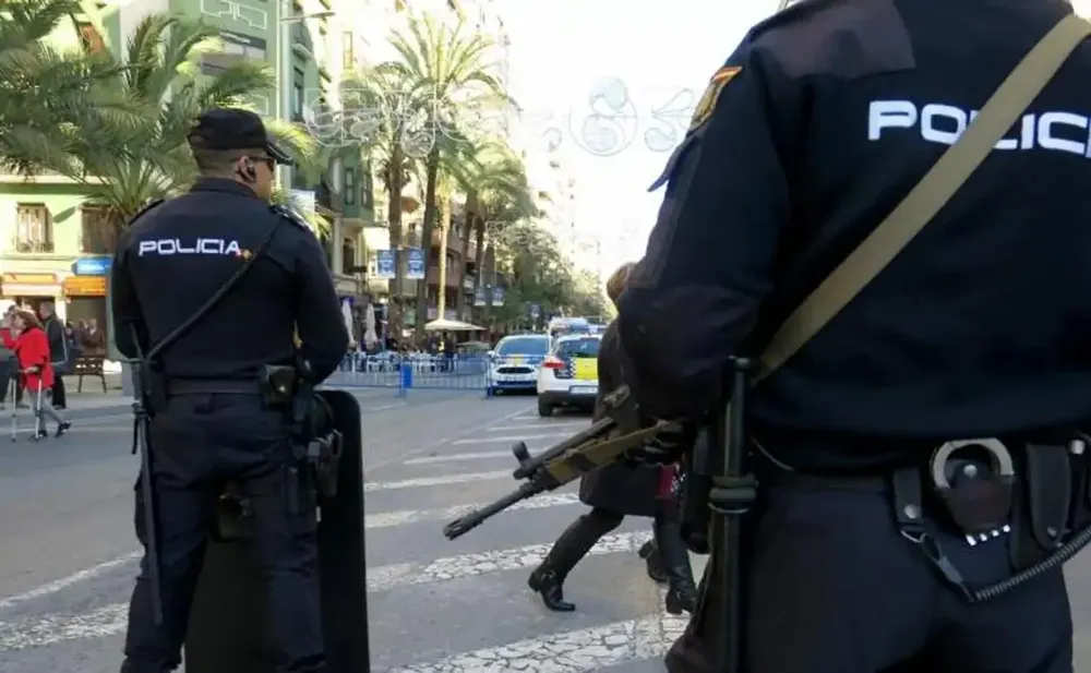 España refuerza medidas de seguridad en embajadas.