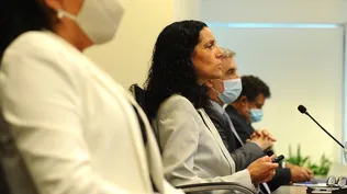 Ministra de Economía Arbeleche presentando los resultados fiscales del 2020