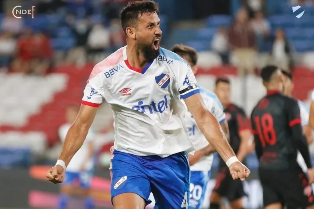 En su debut marcó un gol