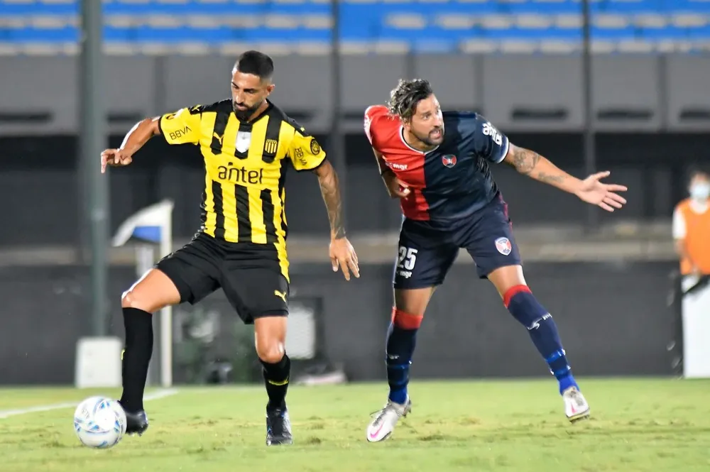 Hernán Menosse en el partido contra Albion