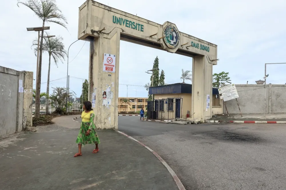 “Saber, progreso y universalidad” parece una consigna hueca cuando el 33% sobrevive con menos de US$ 2 diarios.