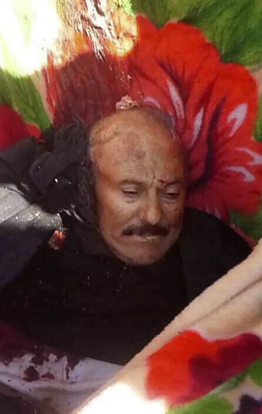 Foto de hoy del expresidente Saleh difundida por los rebeldes hutíes a las agencias internacionales