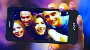 Uno de los modelos de smartphones que comercializa AOC en el mundo.