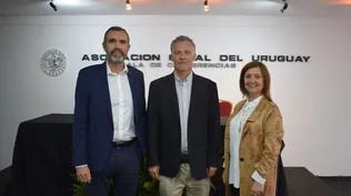 Alberto Charro (presidente ejecutivo de BBVA), Eduardo Blasina y Rosario Corral (directora comercial de BBVA).
