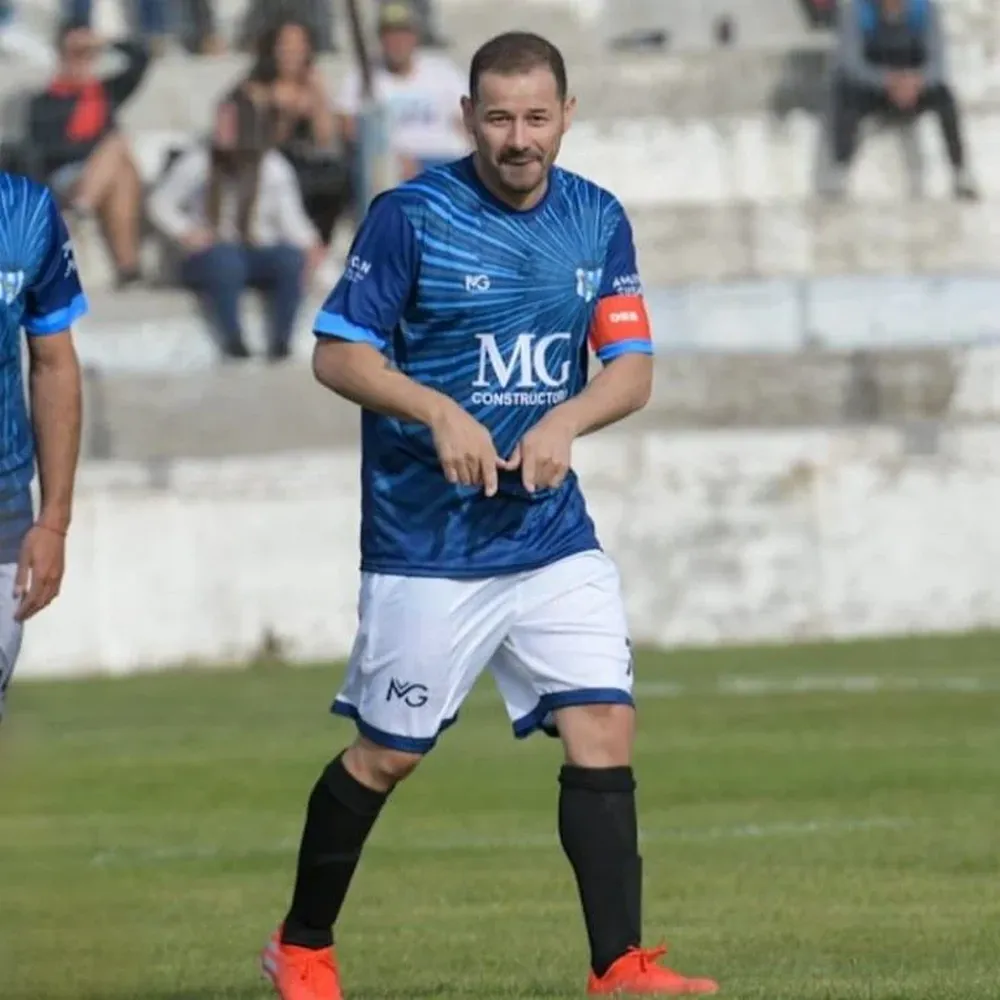 Rodrigo Mora en su vuelta al fútbol con Alas Argentinas de Bariloche