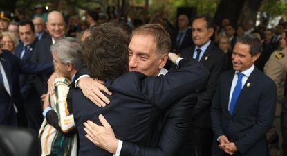 Javier Milei habilitó adelantarle fondos por coparticipación a gobernadores para sumar apoyos en el Congreso