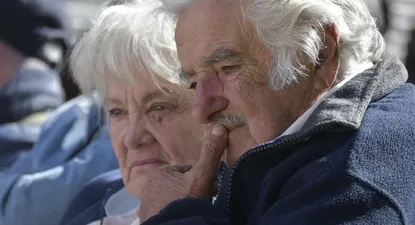 El expresidente José Mujica, junto a la exvicepresidenta Lucía Topolansky