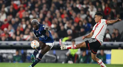 Christian Ebere ante Marcelo Herrera