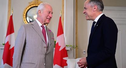 Carlos III con el primer ministro canadiense Mark Carney.