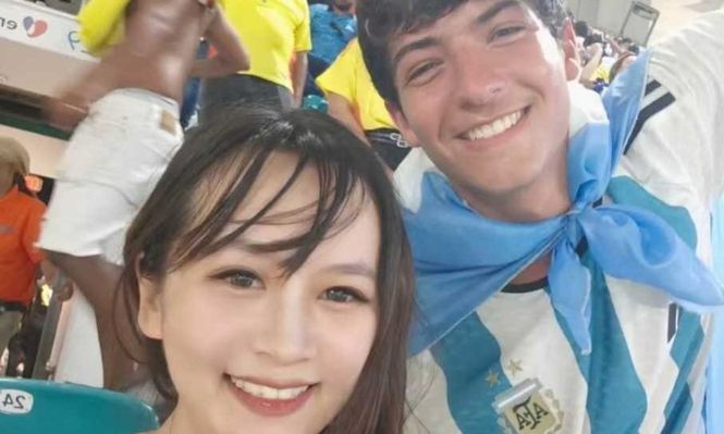 La increíble historia de la joven china fan de Lionel Messi que recorre Argentina hasta encontrar a un hincha que la defendió