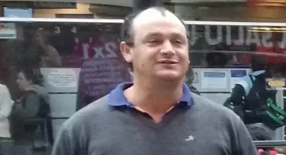 el creador de vota al maneco ahora canto votalo a novick