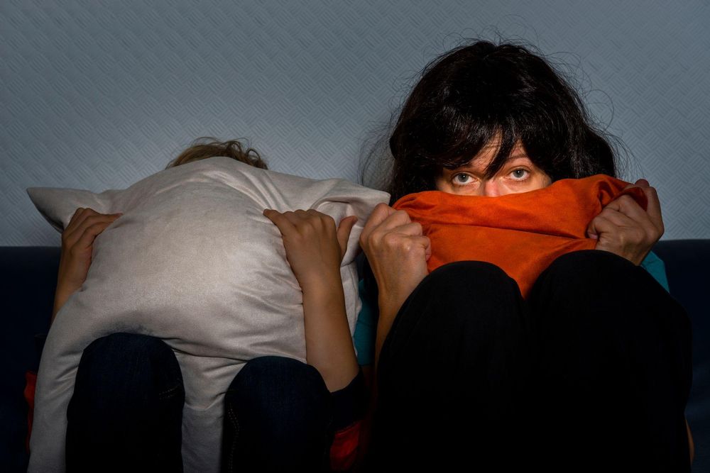 A pesar de que nos aceleran el pulso cardíaco, ver películas de terror puede ser bueno para nuestra ansiedad en la vida diaria.