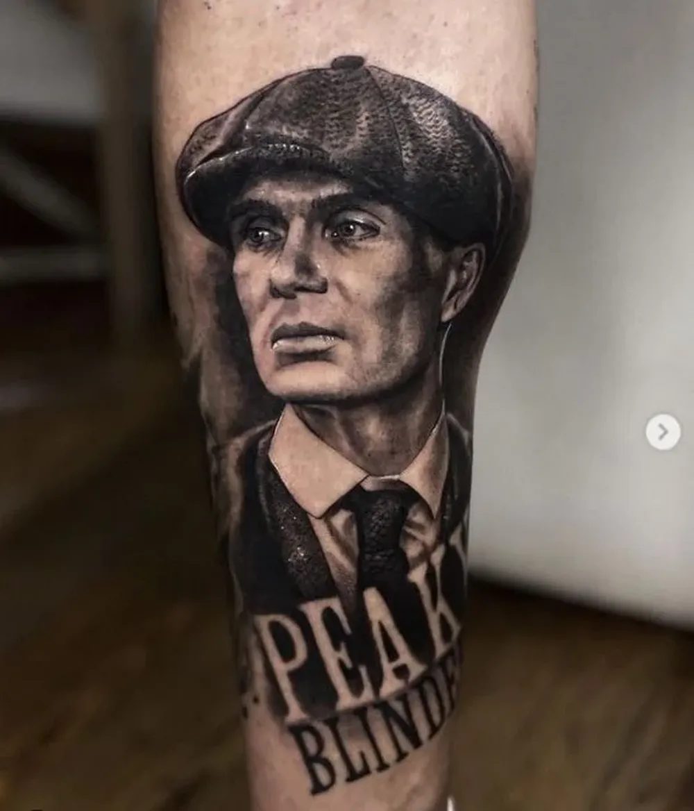 El tatuaje de Peaky Blinders que se hizo Andrés DAlessandro, obra del tatuador Ignacio Zazpe