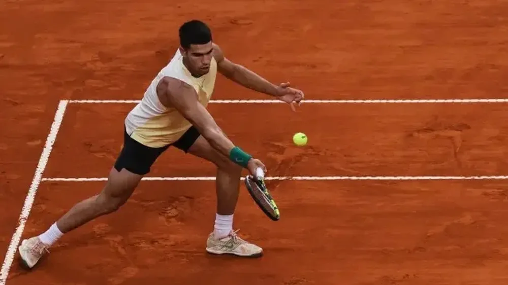 Carlos Alcaraz, avanza firme en Buenos Aires.