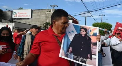 Manifestación en apoyo a la presidenta hondureña Xiomara Castro