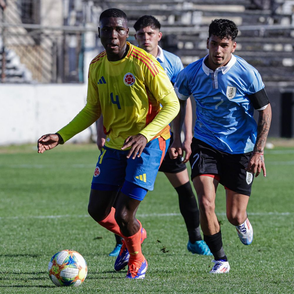Exequiel Mereles con la 7 de Uruguay