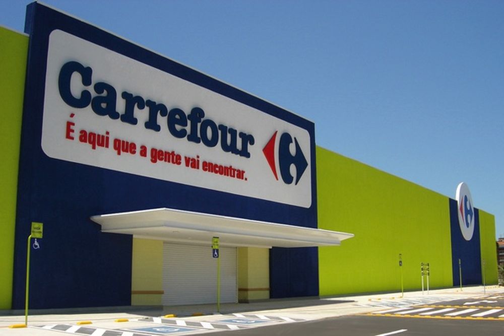 Carrefour: su historia en Brasil comenzó en 1975, con la apertura del primer hipermercado, en São Paulo.