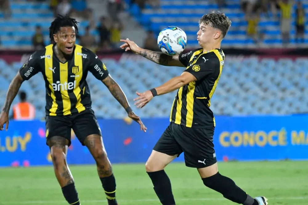 Abel Hernández y Valentín Rodríguez