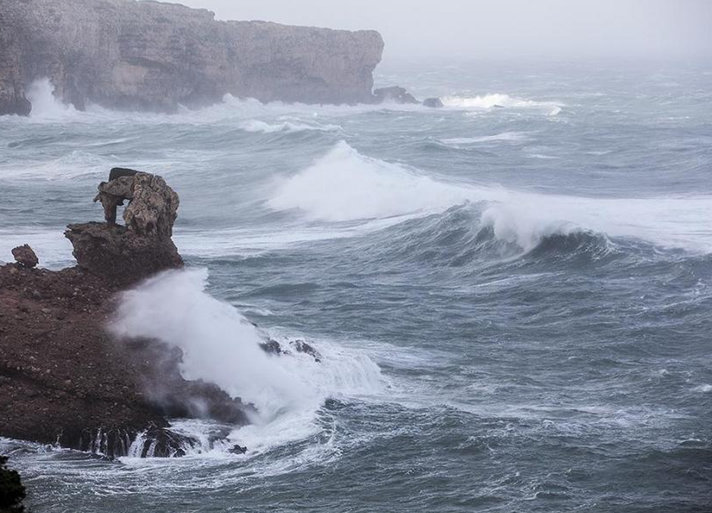Fuerte oleaje en las costas de Menorca.