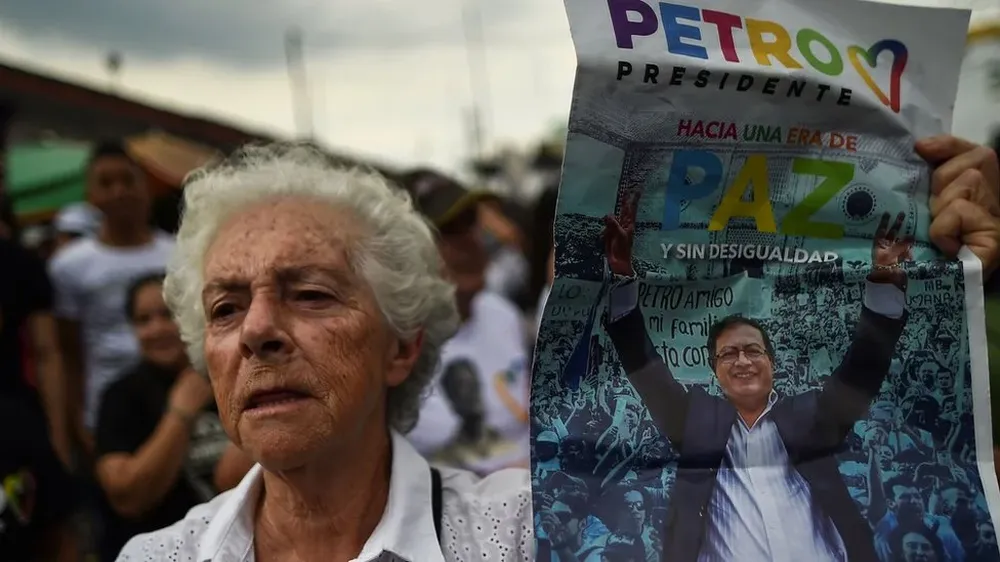 Gustavo Petro se comprometió a respetar los acuerdos de paz firmados con las FARC.