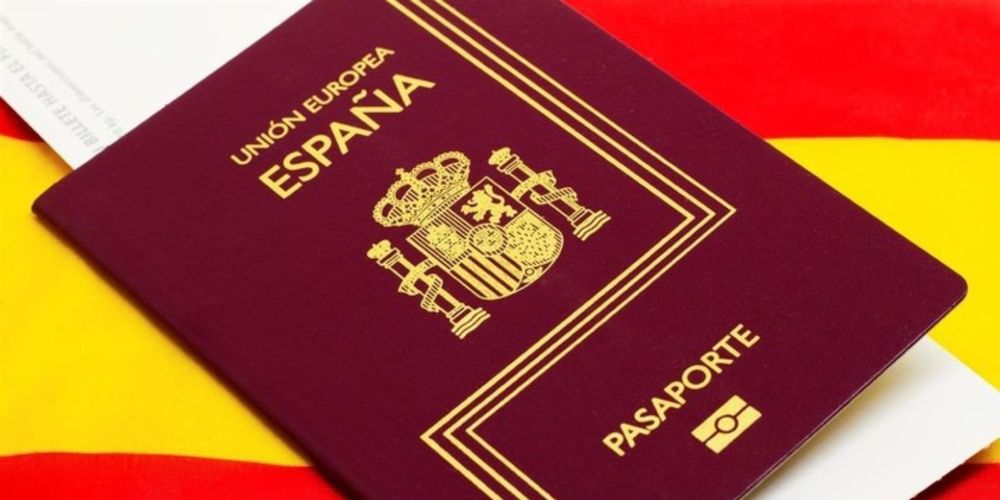PASAPORTE ESPAÑOL.jpg