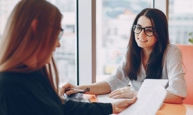 El cargo vacante como vendedor de seguros de vida en California no requeiere experiencia previa. Fotografía: FreePik.&nbsp;
