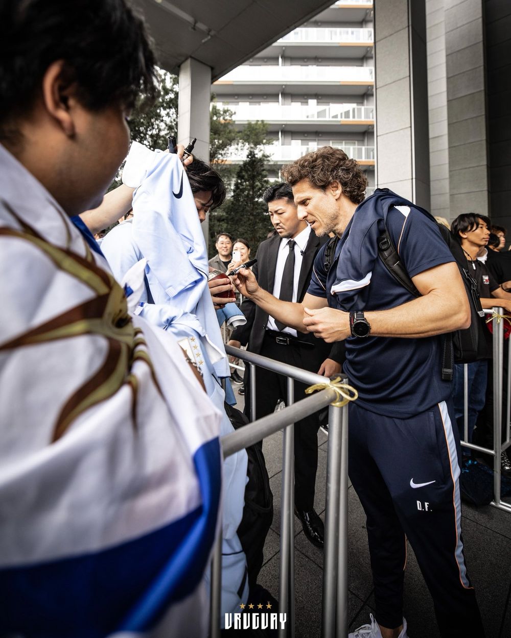 Diego Forlán y los fans japoneses
