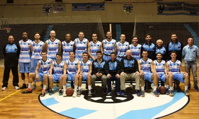 Atenas, campeón de El Metro 2017