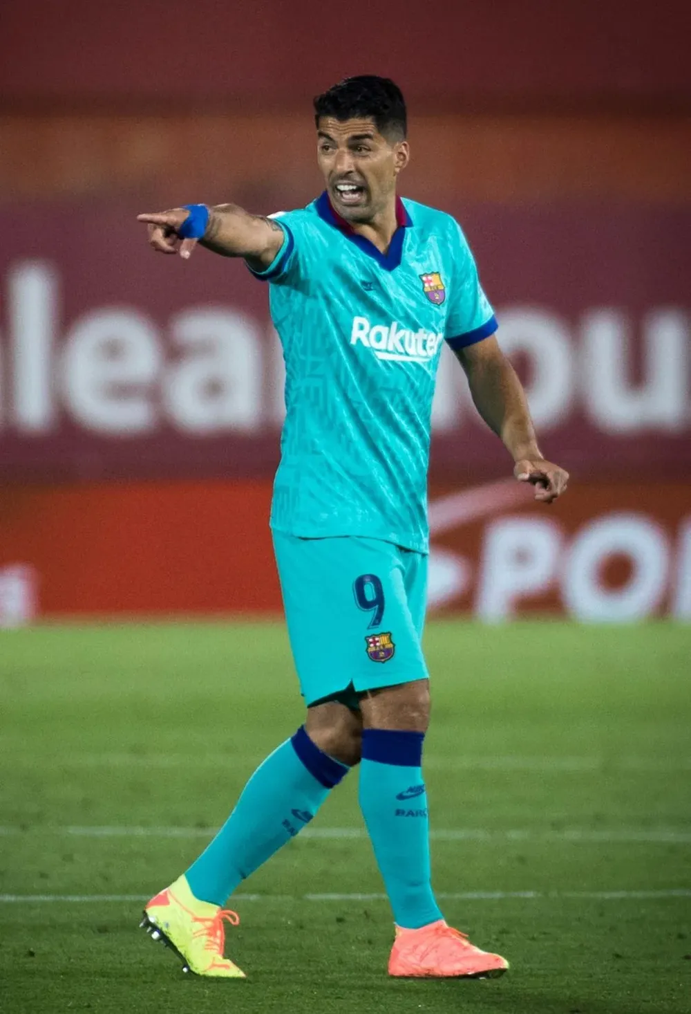 Suárez entró y dio un pase de gol
