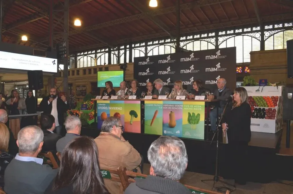 Ministro de Ganadería, Agricultura y Pesca, Ing. Agr. Tabaré Aguerre.Intendente de Montevideo, Ing. Daniel Martínez.Subsecretaria del Ministerio de Salud Pública, Dra. Cristina Lustemberg.Directora General de la Granja y Presidenta de Junagra, Ing. Agr. Zulma GabardPresidente de la Comisión Administradora del Mercado Modelo, Alfredo Pérez.Directora del Mercado Agrícola de Montevideo (MAM), Elisa Areán.Directora General de Educación Inicial y Primaria, Mag. Irupé Buzzetti.Presidente de la Sociedad de Fomento y Defensa Agraria, Mario Sabbatini en representación del sector productor.