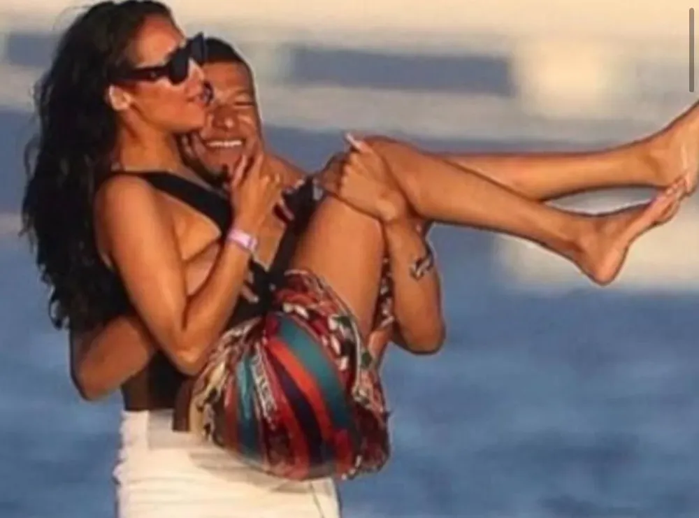 Inés Rau y Kylian Mbappé