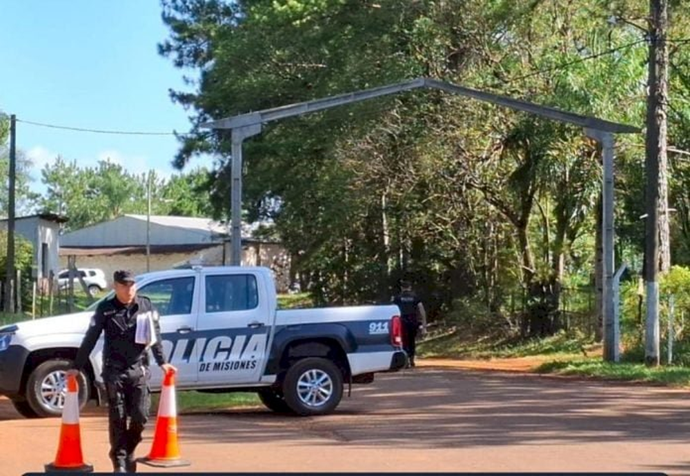 En la base de la División de Infantería de la Unidad Regional III fue hallado sin vida el Cabo 1º Mauricio Miñerro y luego de las averiguaciones se constató que faltaban cuatro armas.