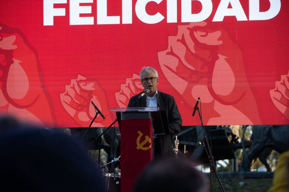 Juan Castillo en acto aniversario del Partido Comunista