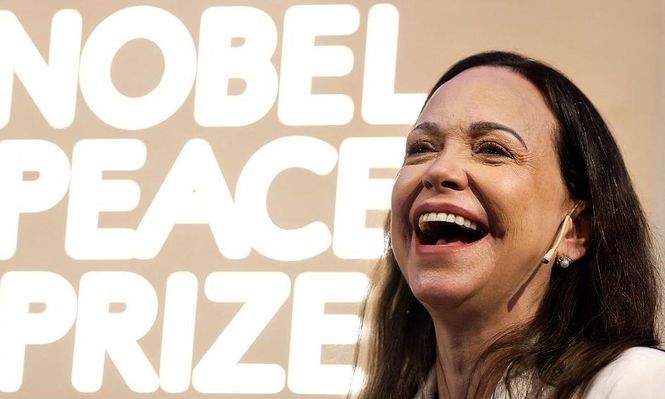 ¿Se puede regalar un premio Nobel como María Corina Machado lo hizo con Trump y ha pasado en otras ocasiones?