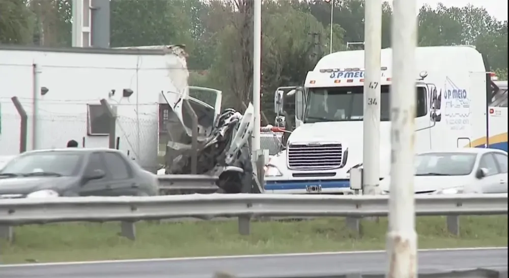 Buenos Aires: tres mujeres murieron en un trágico accidente en Acceso Oeste