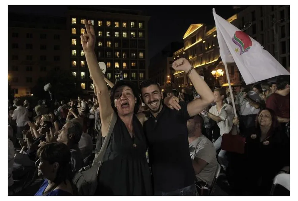 Samaras, líder de la oposición, presentó su renuncia tras la derrota del Sí