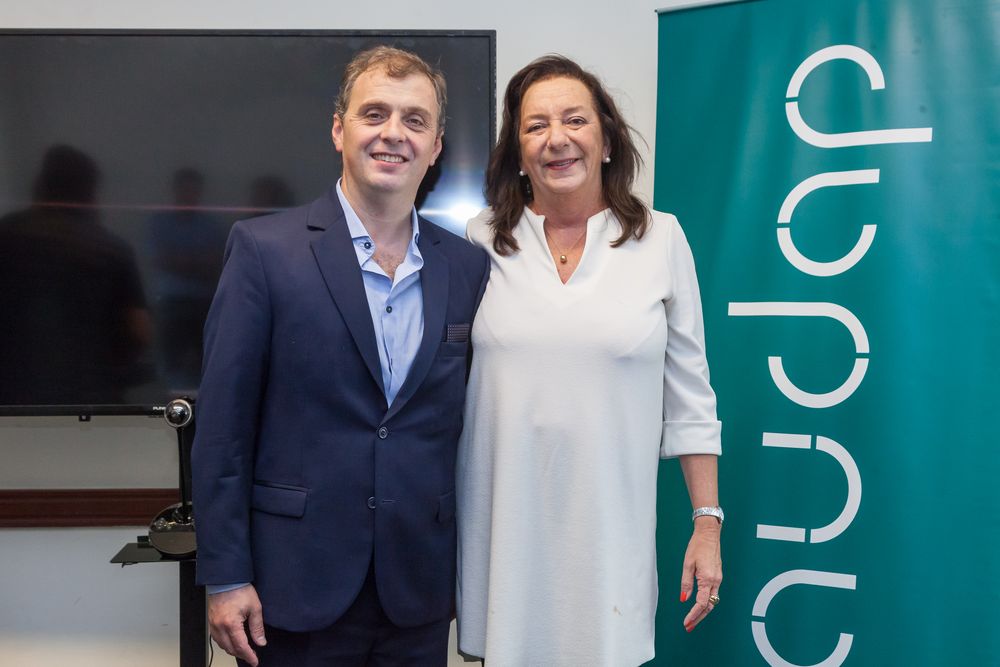 Lic. Antonio Oliva - nuevo presidente de AUDAP, Lic. Patricia Lusssich -presidente emérita de AUDAP.