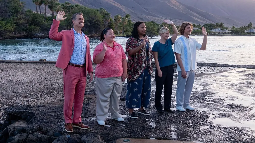 Los empleados del White Lotus reciben a los nuevos huéspedes