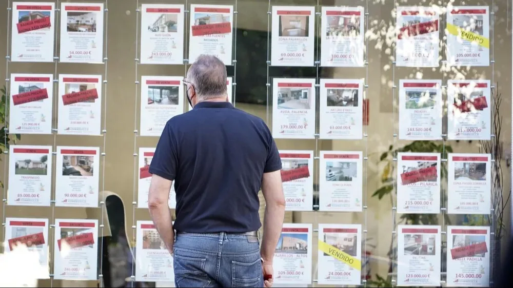 El euribor baja levemente.