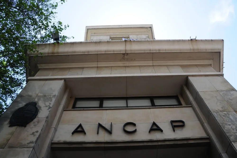 Edificio sede de Ancap.