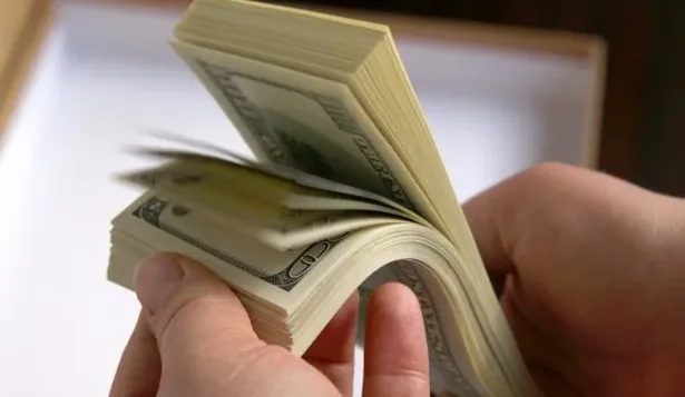 El dólar bajó 0,45%