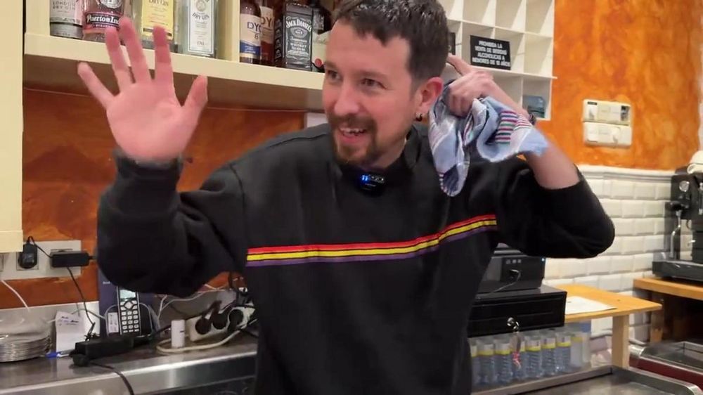 Pablo Iglesias lanza una particular campaña para ampliar la Taberna Garibaldi.