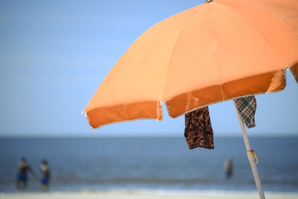 20240202 Calor, verano, playa, sombrilla, estado del tiempo.